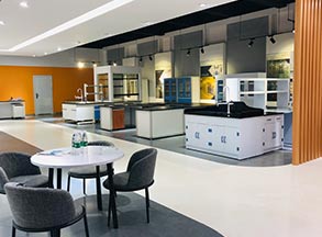 午夜成人在线免费家具展示